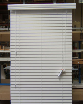 https://www.yl.com.my:449/admin/uploads/products/27220cec-74c7-48e0-9249-c3b727caaf81/Blinds2inFauxRM36x64_1206.jpg